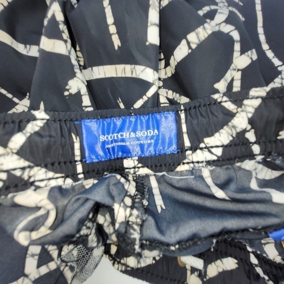 Scotch and Soda Mid-length Black and Cream Tribal printed Swim Shorts Size M - Picture 5 of 16